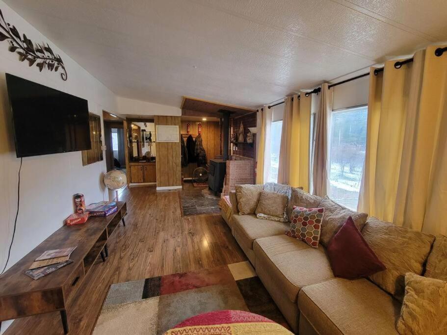Campground At Sequoia Mountain Farms - Bring Your Own Tent Or Rv - No Bedrooms Or Beds Provided Miramonte エクステリア 写真