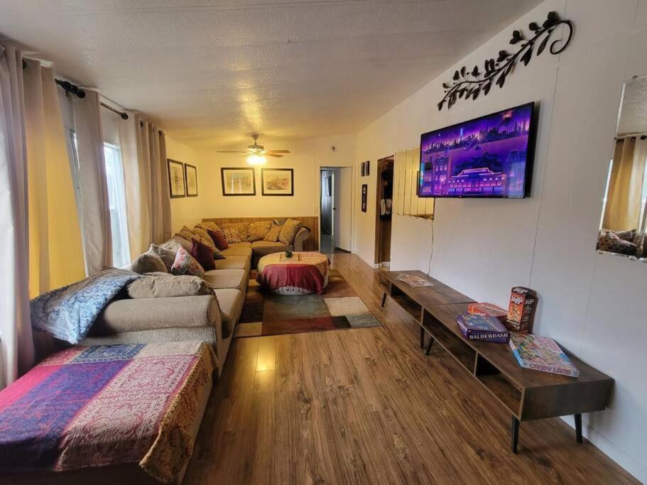 Campground At Sequoia Mountain Farms - Bring Your Own Tent Or Rv - No Bedrooms Or Beds Provided Miramonte エクステリア 写真
